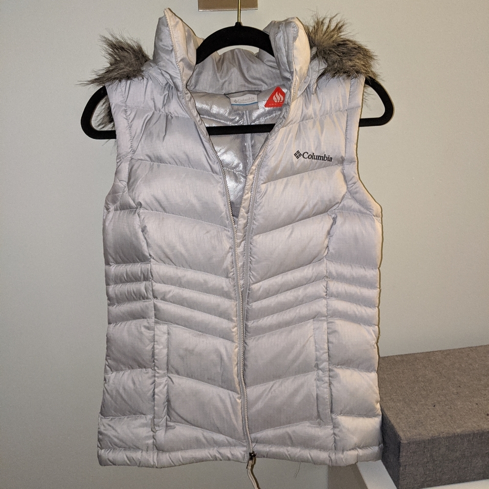 Columbia puffer vest Omni Heat  fur hood silver